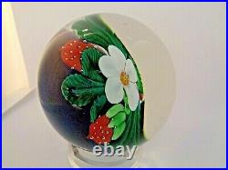 1984 Signed ORIENT & FLUME Glass STRAWBERRY Flower Paperweight 152/500 Seaira