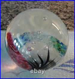 1991 Signed Johnathan Winfisky Round Seascape Art Glass Paperweight