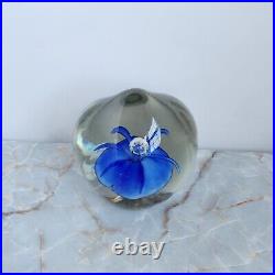 ART GLASS VINTAGE Paperweight Blue Flower with Bubble in the Center