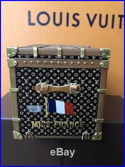 Authentic LOUIS VUITTON Miss France Steamer Trunk PaperWeight with box & Booklet