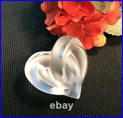 Authentic Lalique Frosted Crystal Entwined Knotted Heart Paperweight Collectible