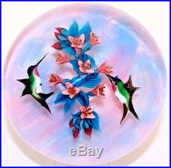 BEAUTIFUL Magnum RICK AYOTTE Hovering HUMMINGBIRDS Flower Art Glass PAPERWEIGHT