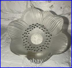 LOVELY PRE-OWNED LALIQUE FRANCE ANEMONE CRYSTAL FLOWER PAPERWEIGHT Signed Label