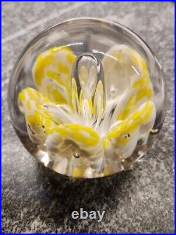 Lampwork Yellow Daffodil Blown Glass Intricate Paperweight 3.25 Authenticated