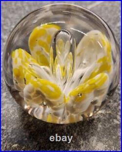 Lampwork Yellow Daffodil Blown Glass Intricate Paperweight 3.25 Authenticated