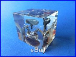 Nuutajarvi Scandinavian Art Glass Annual Cube 1977 Oiva Toikka Paperweight no14