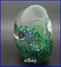 ORIENT AND FLUME ALEXANDER Fish Aquarium Glass LT Ed Paperweight, Apr 4.5Hx4.7W