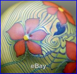 ORIENT & FLUME 3 Red Flowers Iridescent Nouveau Glass Paperweight, Aprx 2H x 3W