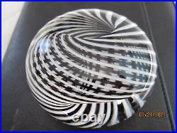 PAUL HARRIE Black & White Art Glass round Paperweight Signed -3 x 2 MINT