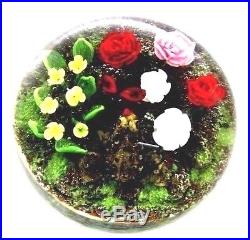 RICK AYOTTE Flowers, Two Frogs & Bug LT ED Art Glass 98 Paperweight, Apr 2.5Hx4W
