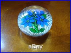 ST. LOUIS Blue Flowers on Lattice, Glass Paperweight