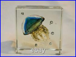 Signed Alfredo Barbini Murano Art Glass Aquarium Medusa / Jellyfish Paperweight