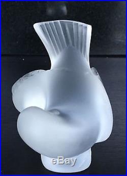 Signed LALIQUE FRANCE Frosted Crystal Art Glass Bird Figure Paperweight Sparrow