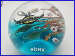 Stunning STEVEN LUNDBERG 1997 Fish Aquarium Art Glass PAPERWEIGHT Signed