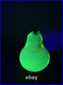 Uranium Glass Vaseline Murano Pear With Controlled Bubbles Mint
