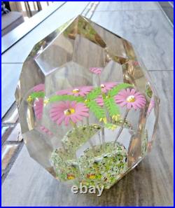 Vintage Bohemian Art Glass Faceted Marguerite Like Flowers & Fern Paperweight