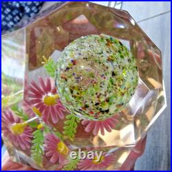 Vintage Bohemian Art Glass Faceted Marguerite Like Flowers & Fern Paperweight